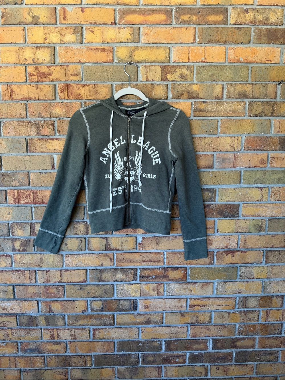 No Boundaries Stretch Juniors 3/5 Olive Green Graphic Zip Up Hoodie